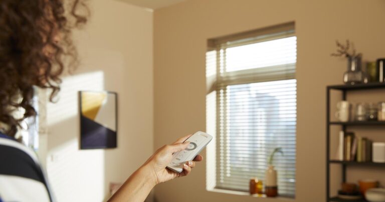 Somfy_iwc_new_remote_2000x1050